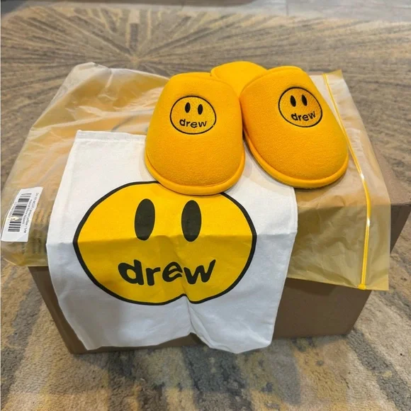 *NEW* Drew House Mascot Slippers “Golden Yellow” - Size S/M - Picture 3 of 3